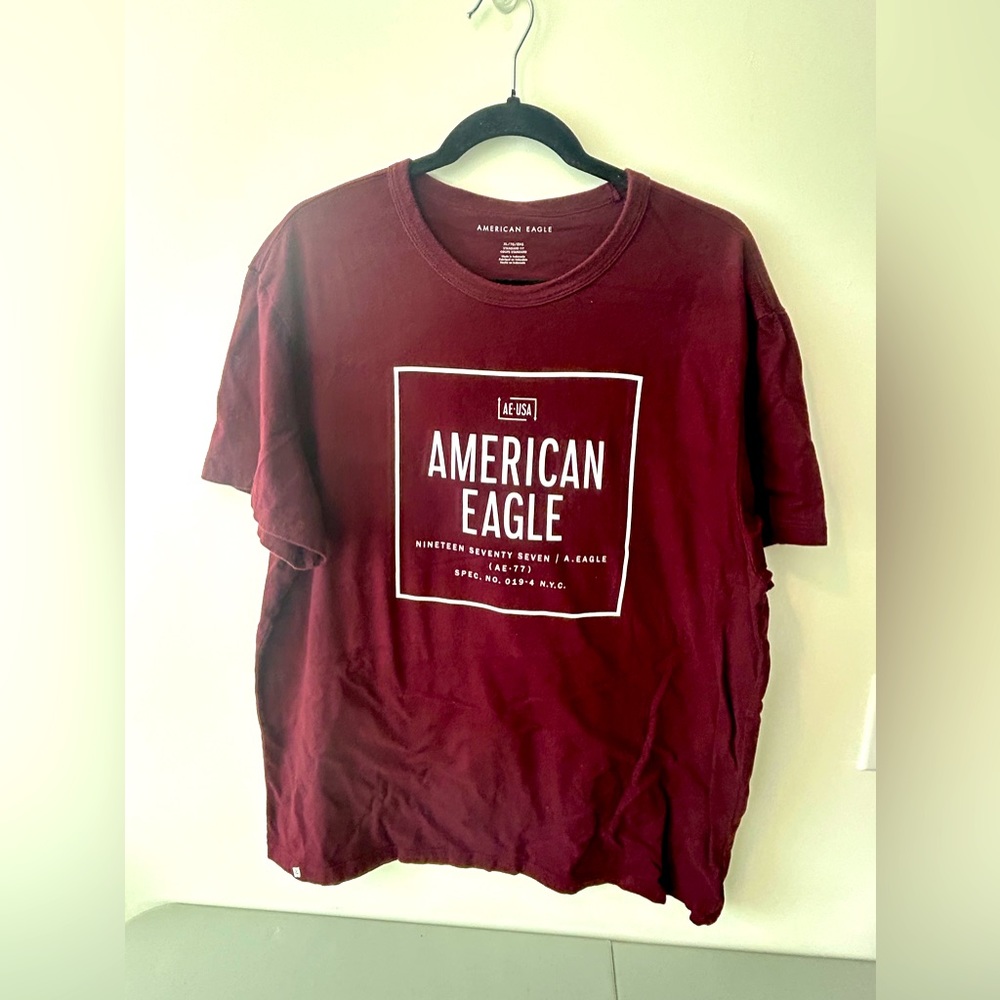 American Eagle graphic tee